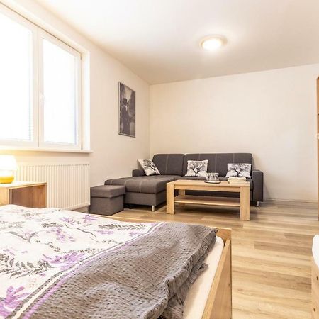 Restaurace Penzion Pod Sumarnikem Tvarozna Lhota Buitenkant foto