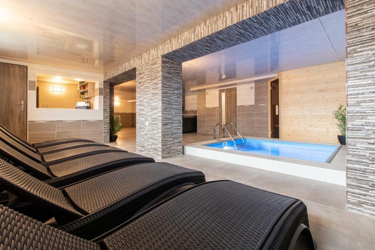 Restaurace Penzion Pod Sumarnikem Tvarozna Lhota Buitenkant foto