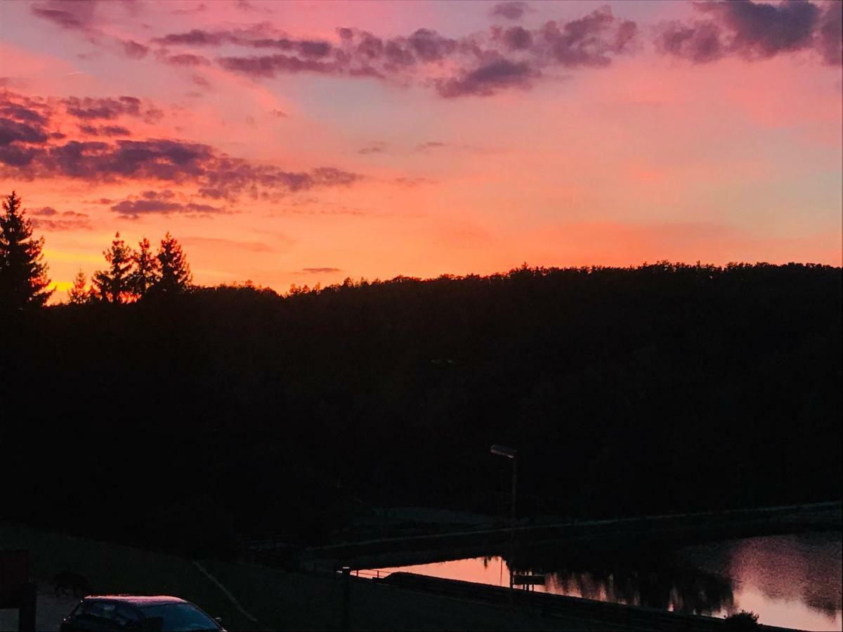 Restaurace Penzion Pod Sumarnikem Tvarozna Lhota Buitenkant foto